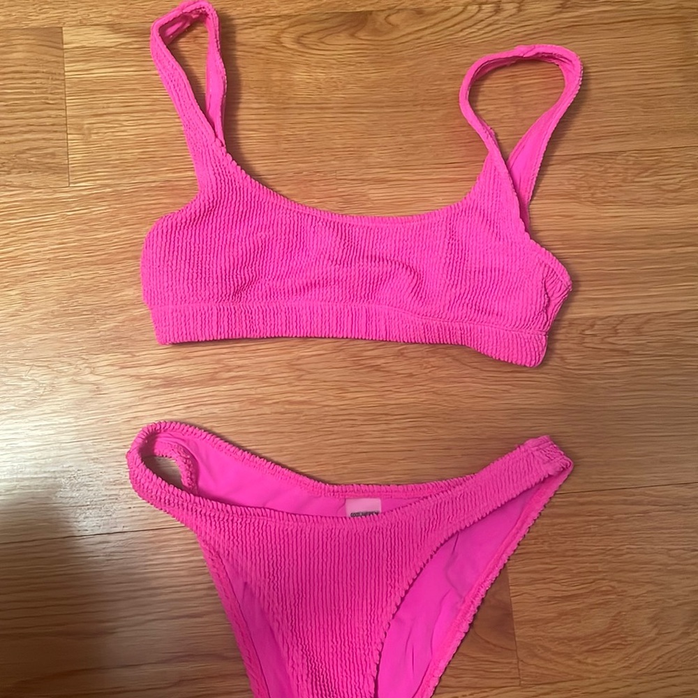 Good American hot pink bikini